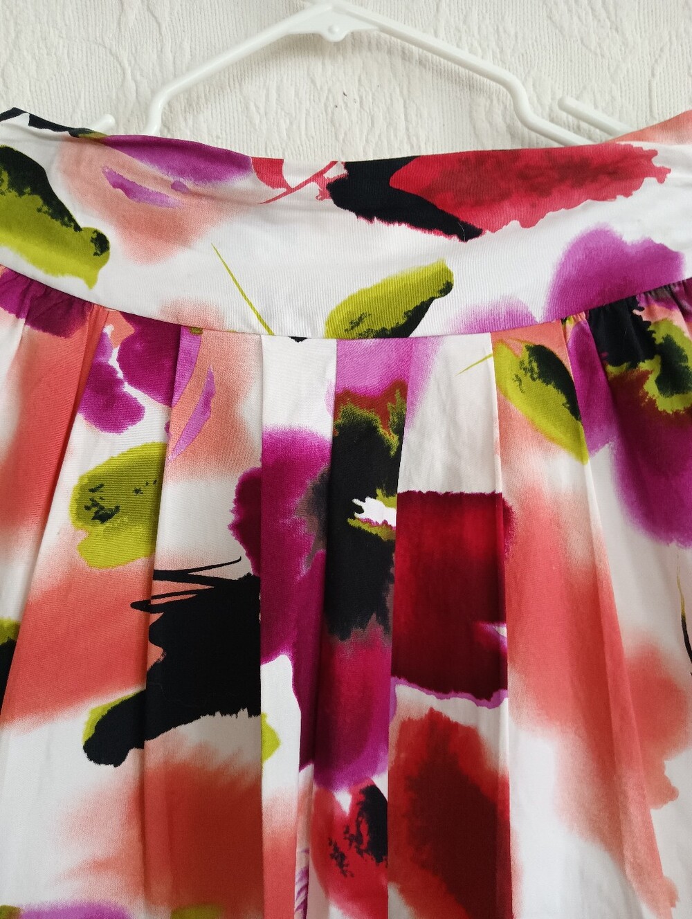 Worthington Saturated Floral A-Line Skirt  White Pink Red Pleated Knee Length SM - Picture 3 of 11